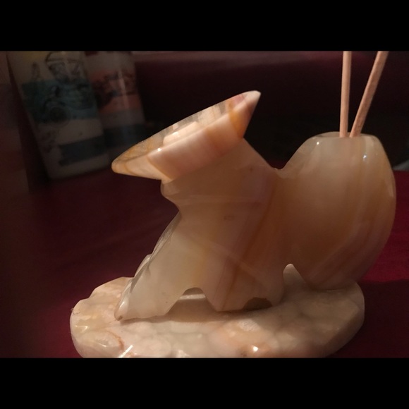 Onyx marbled stone hand carved sleeping man - Picture 4 of 6